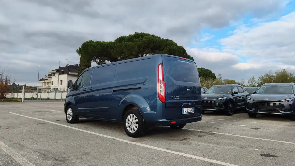 Ford Transit Custom Furgone usata a Firenze (7)