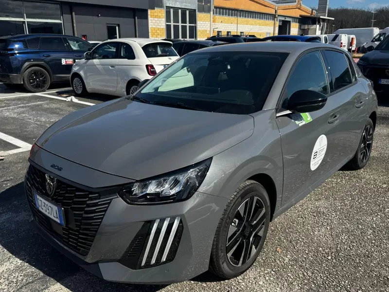 Peugeot 208 nuova a Frosinone