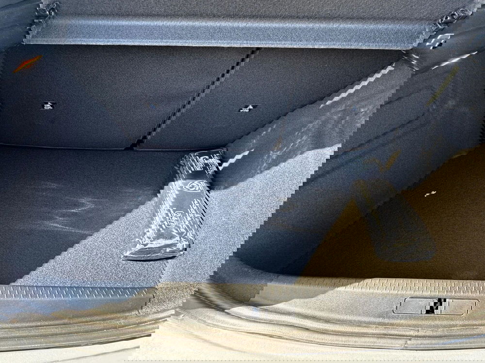 Peugeot 208 nuova a Frosinone (16)