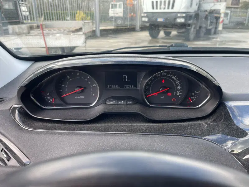 Peugeot 208 usata a Frosinone (7)