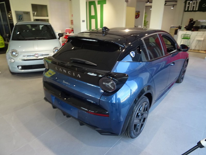 Lancia Ypsilon nuova a Lucca (4)