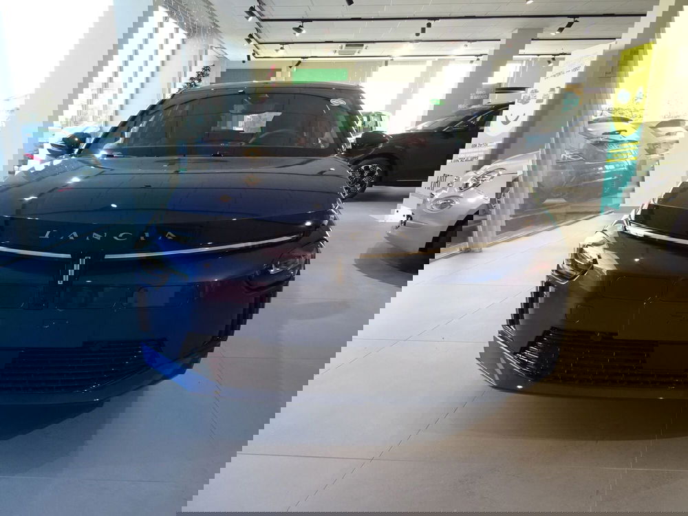 Lancia Ypsilon nuova a Lucca (6)