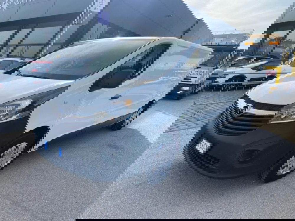 Opel Vivaro Furgone usata a Foggia