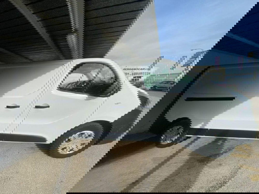 Opel Vivaro Furgone usata a Foggia (15)