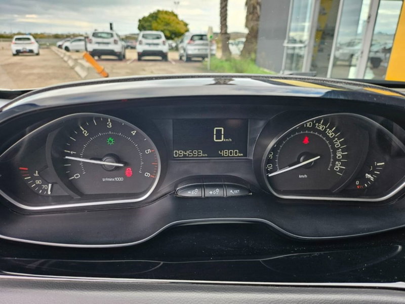 Peugeot 208 usata a Foggia (10)