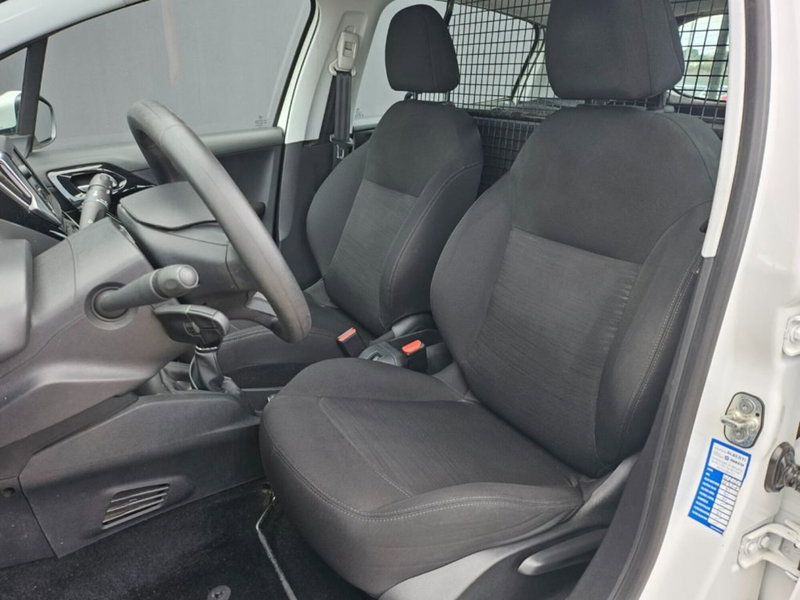 Peugeot 208 usata a Foggia (13)