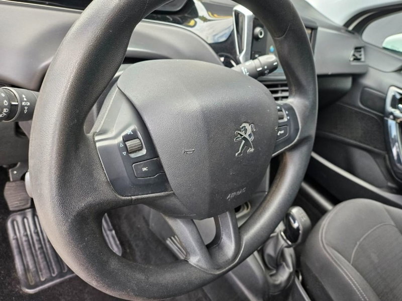 Peugeot 208 usata a Foggia (14)