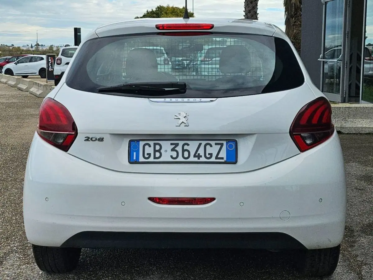 Peugeot 208 usata a Foggia (4)