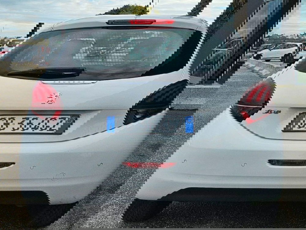 Peugeot 208 usata a Foggia (4)