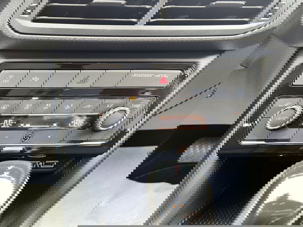 Volkswagen T-Cross usata a Chieti (18)