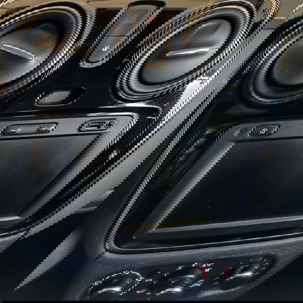 Dacia Lodgy usata a Torino (11)