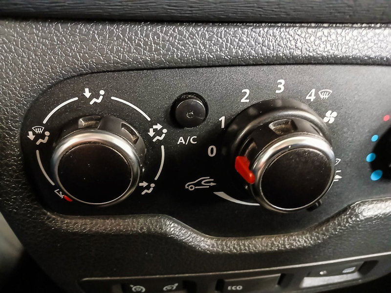 Dacia Lodgy usata a Torino (13)