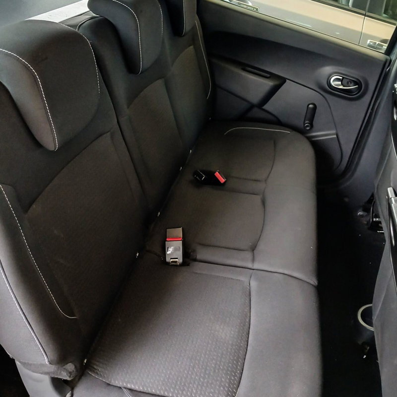 Dacia Lodgy usata a Torino (8)