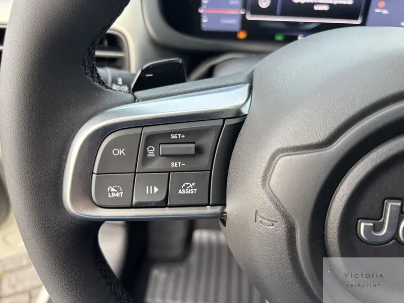 Jeep Avenger nuova a Brescia (7)