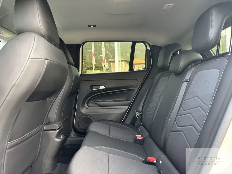 Jeep Avenger nuova a Brescia (9)