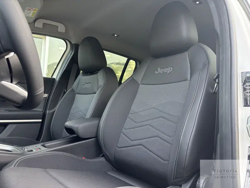 Jeep Avenger nuova a Brescia (5)