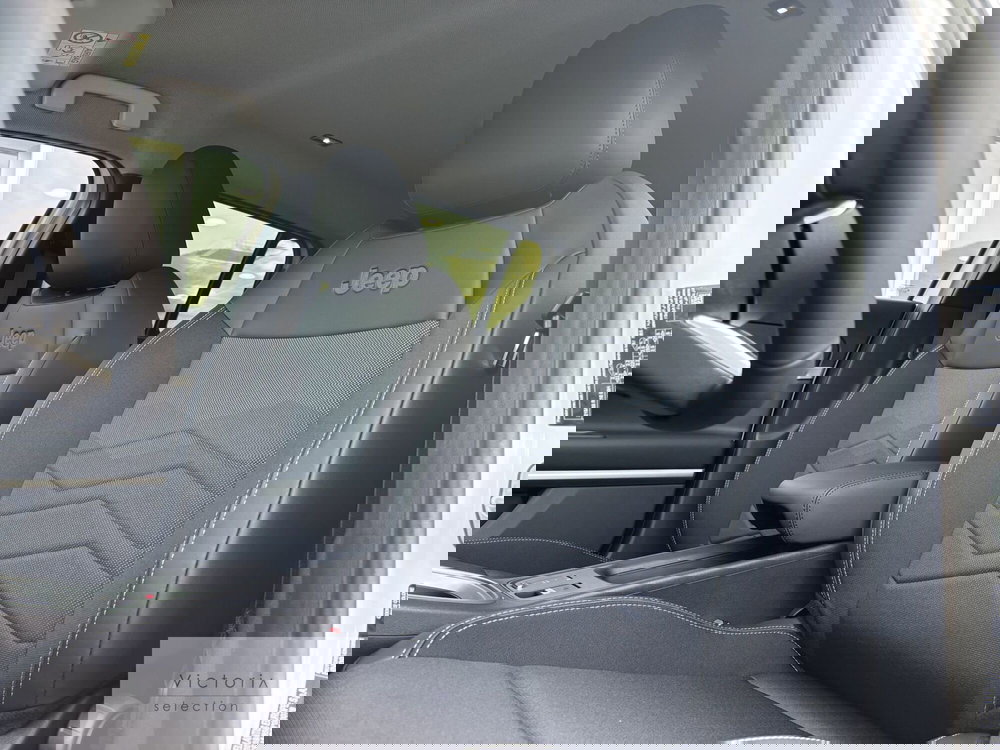 Jeep Avenger nuova a Brescia (5)