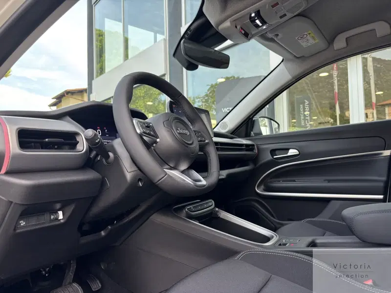 Jeep Avenger nuova a Brescia (6)