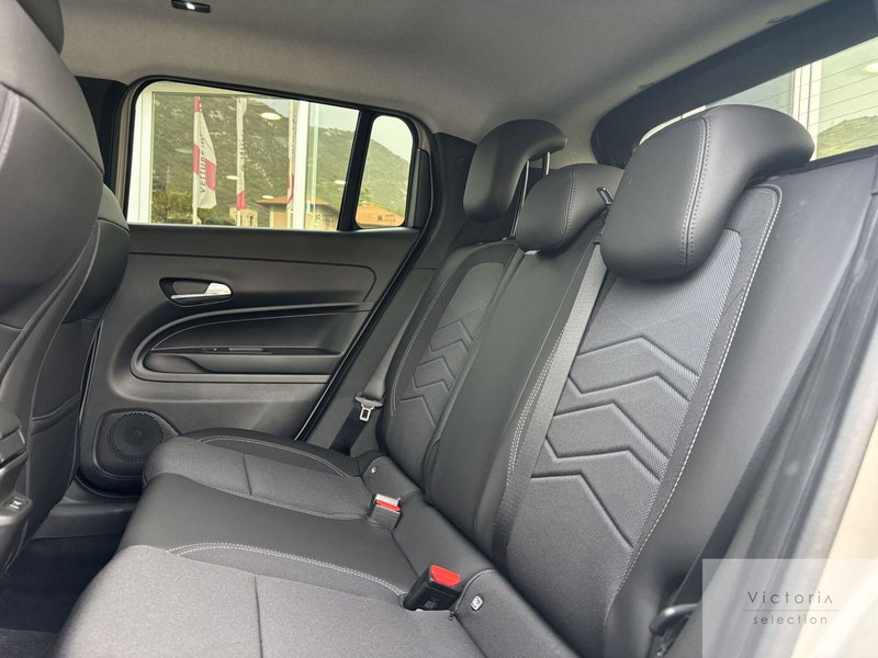 Jeep Avenger nuova a Brescia (13)