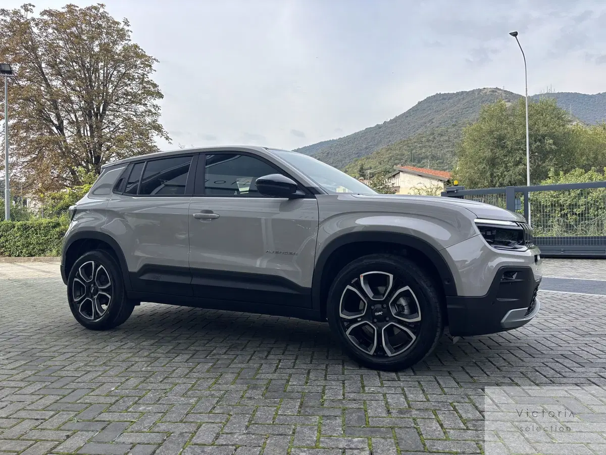 Jeep Avenger nuova a Brescia (3)