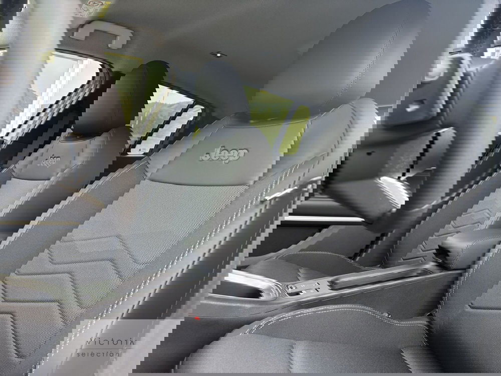 Jeep Avenger nuova a Brescia (5)