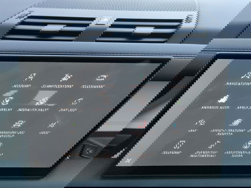 Land Rover Defender usata a Milano (17)