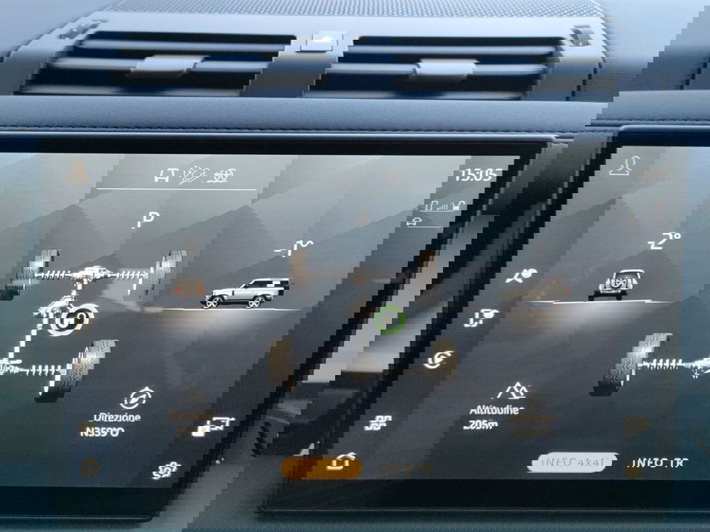 Land Rover Defender usata a Milano (20)