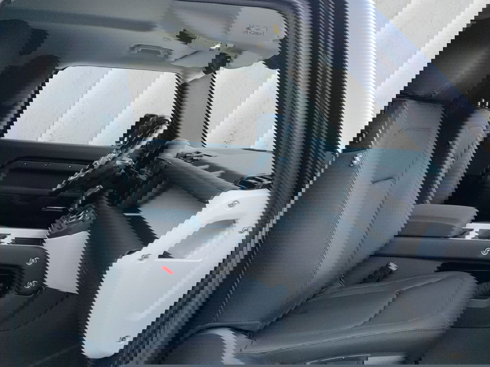 Land Rover Defender usata a Milano (3)