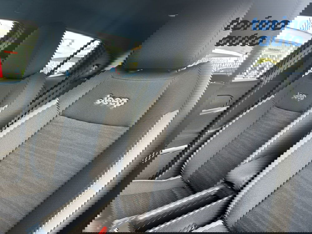 Jeep Avenger nuova a Torino (11)