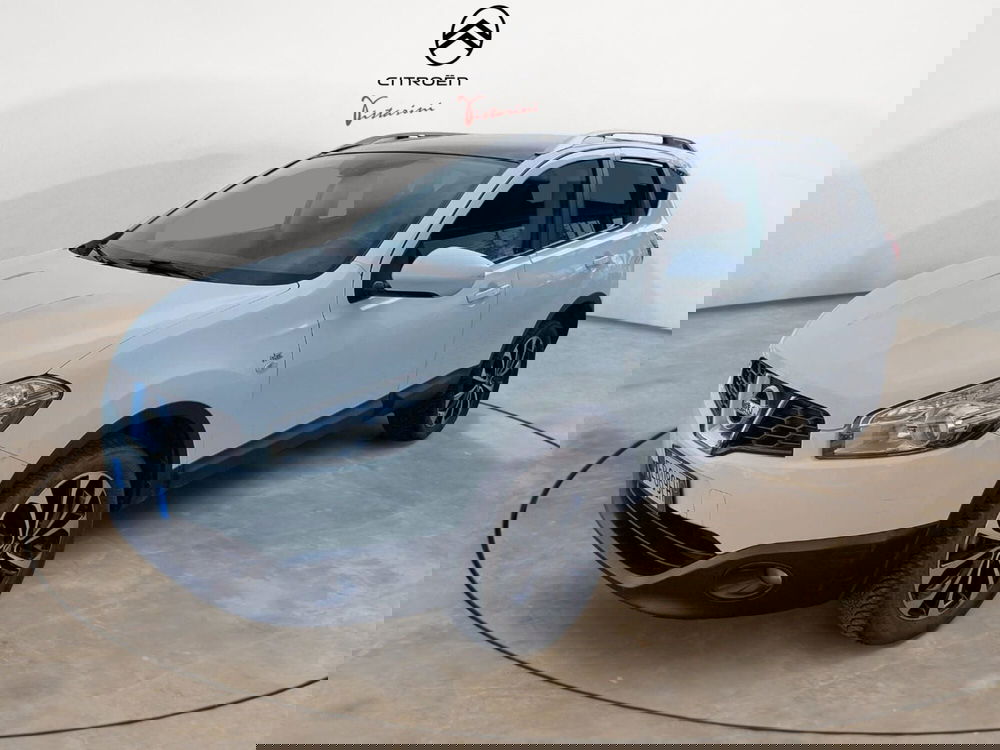 Nissan Qashqai usata a Pavia