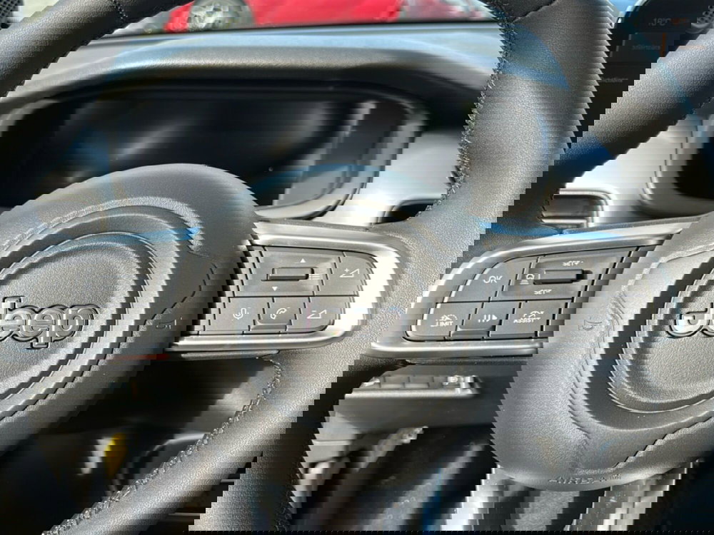 Jeep Avenger nuova a Roma (14)