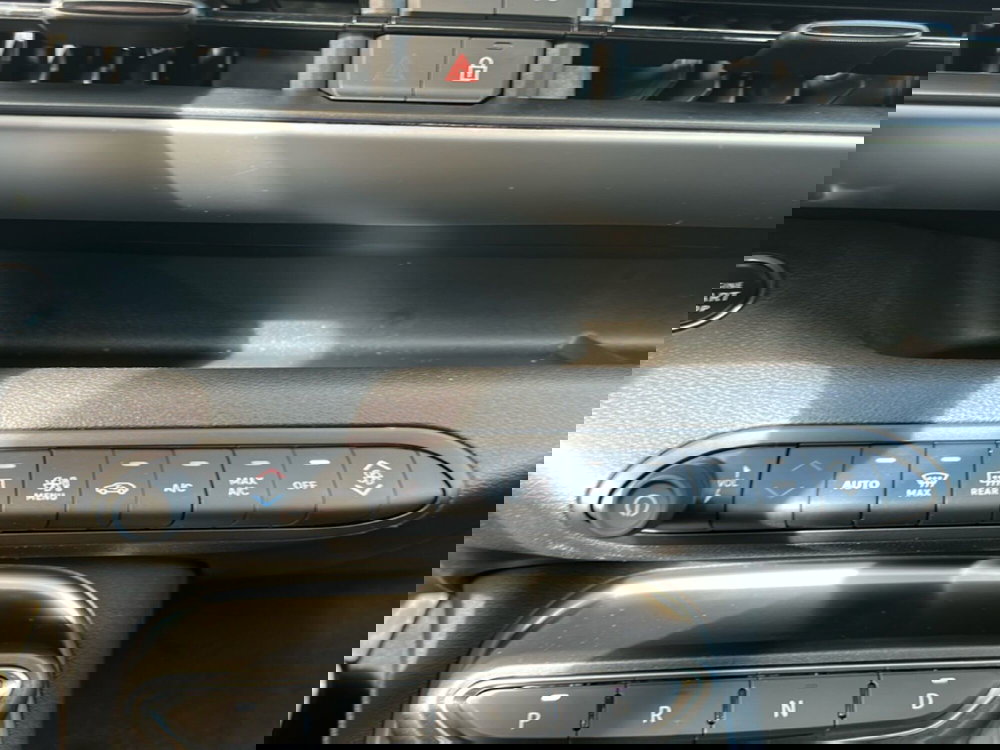 Jeep Avenger nuova a Roma (17)