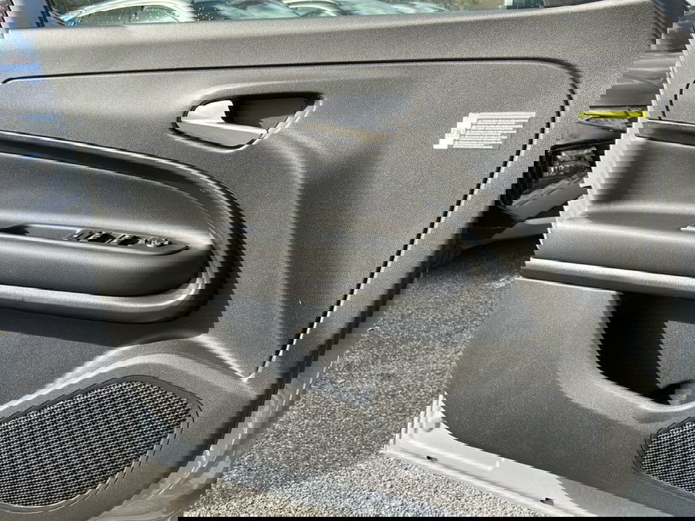 Jeep Avenger nuova a Roma (20)