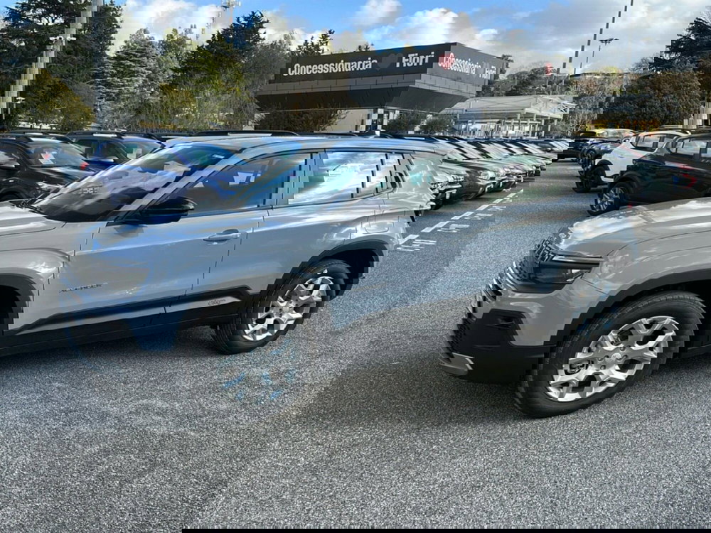 Jeep Avenger nuova a Roma (8)