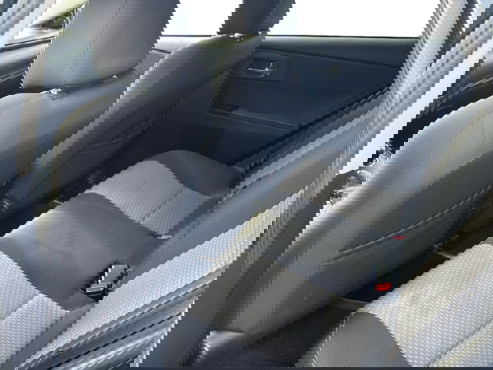 Toyota Auris Station Wagon usata a Massa-Carrara (10)