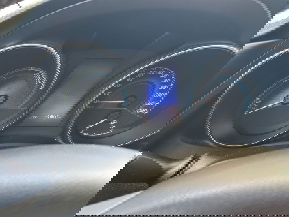 Toyota Auris Station Wagon usata a Massa-Carrara (11)