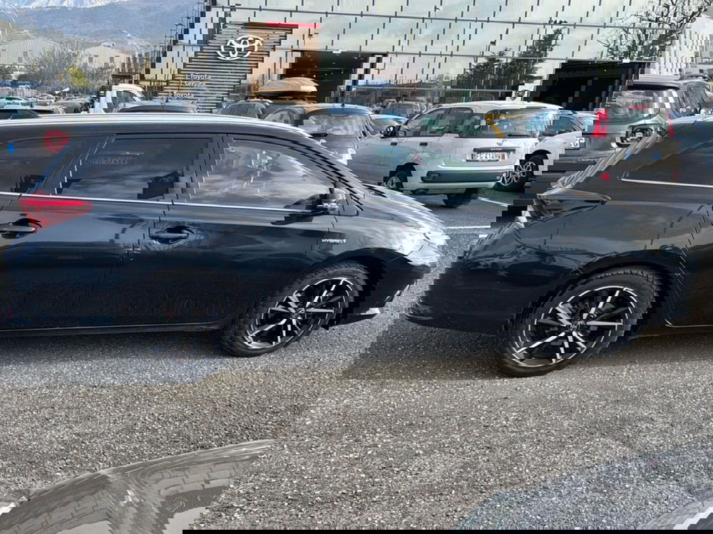 Toyota Auris Station Wagon usata a Massa-Carrara (4)