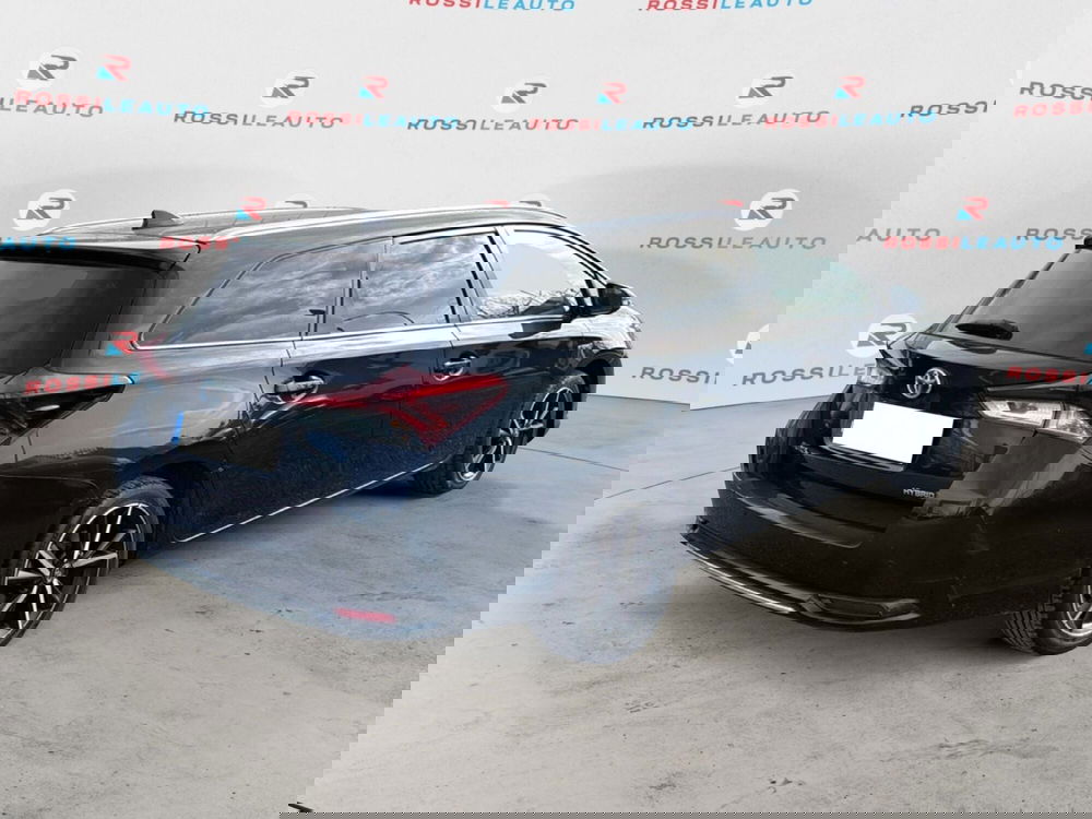 Toyota Auris Station Wagon usata a Massa-Carrara (5)