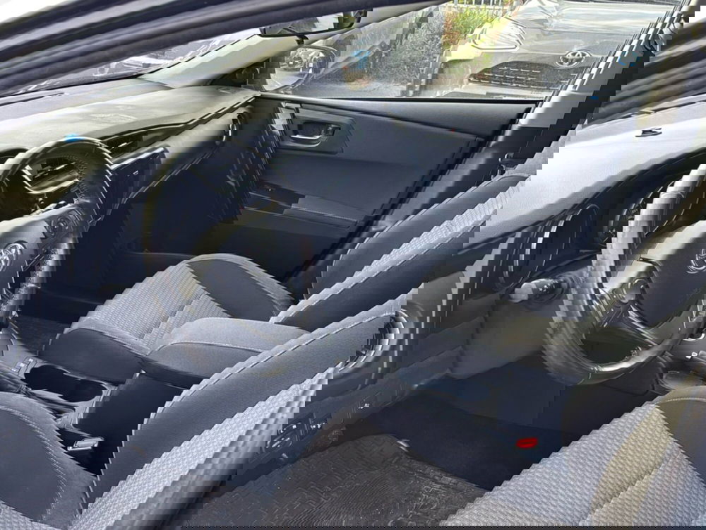 Toyota Auris Station Wagon usata a Massa-Carrara (9)