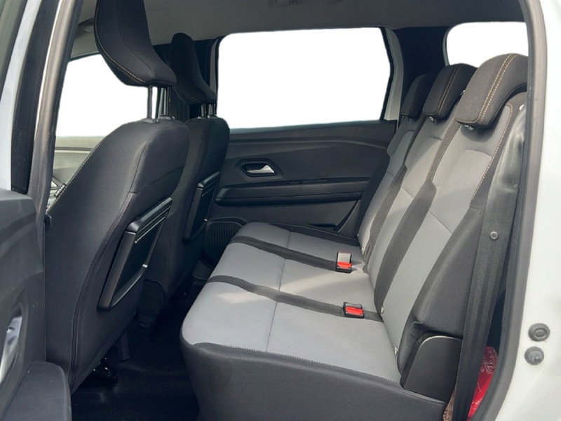 Dacia Jogger usata a Roma (11)