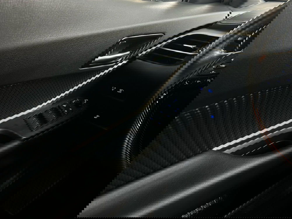 Toyota Toyota C-HR usata a Roma (13)