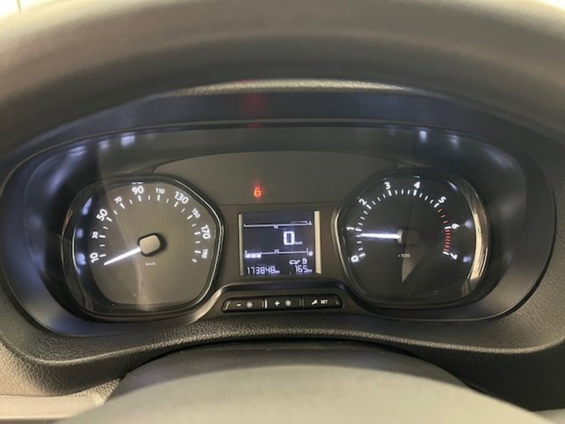 Opel Vivaro Furgone usata a Alessandria (7)