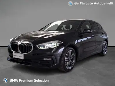 BMW Serie 1 116d 2.0 116CV cat 5 porte Attiva DPF del 2020 usata a Verona