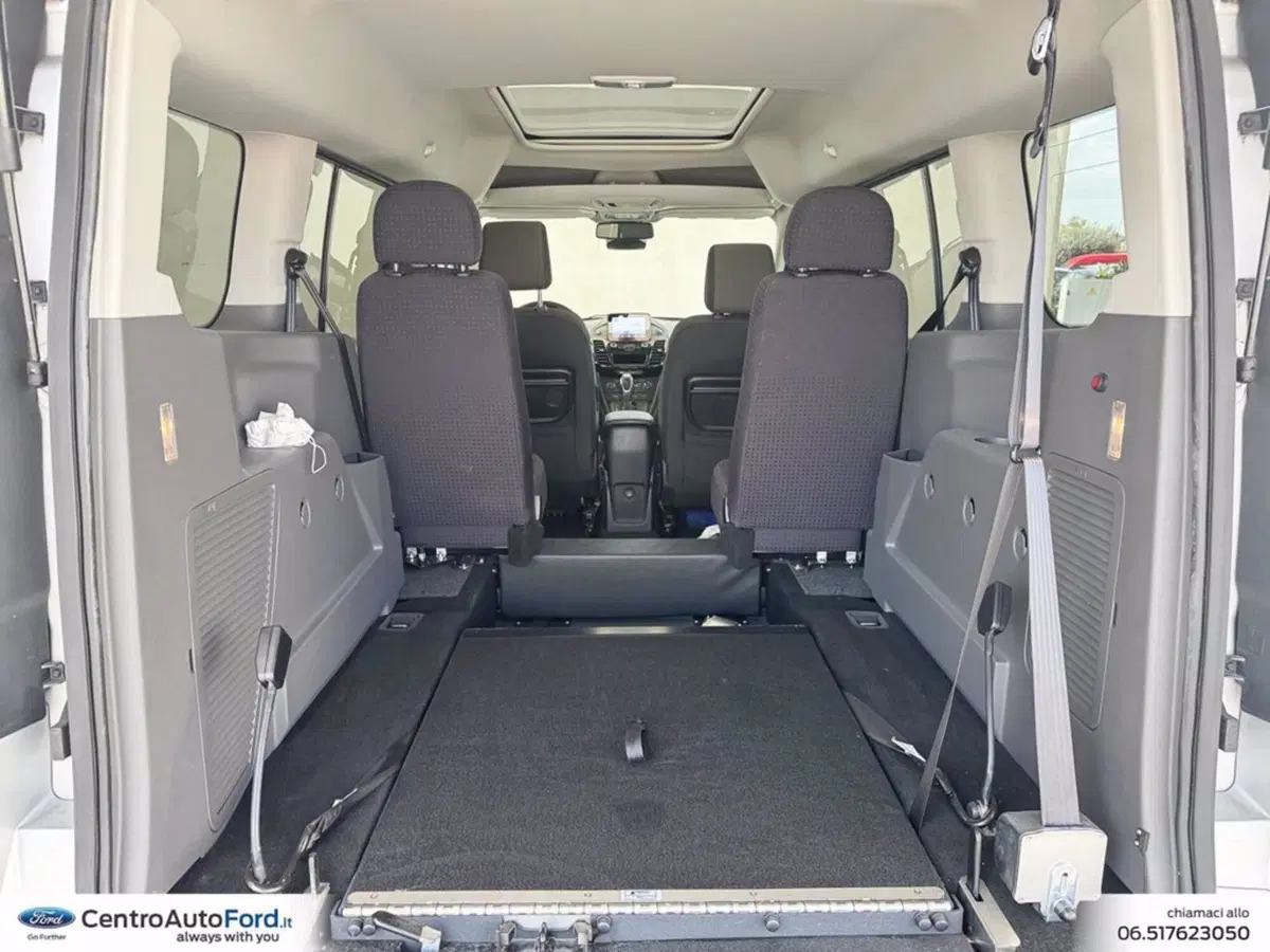 Ford Tourneo Connect usata a Roma (10)