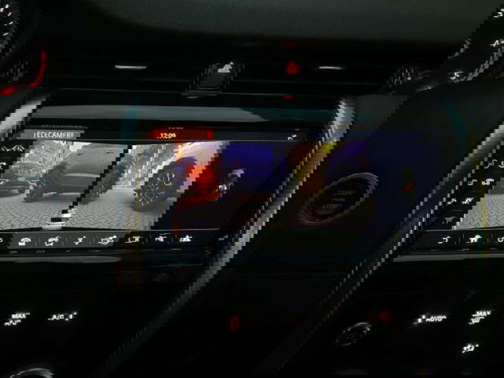 Land Rover Discovery Sport usata a Savona (12)