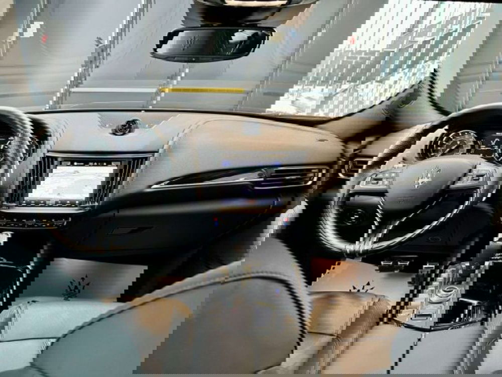 Maserati Levante usata a Torino (14)