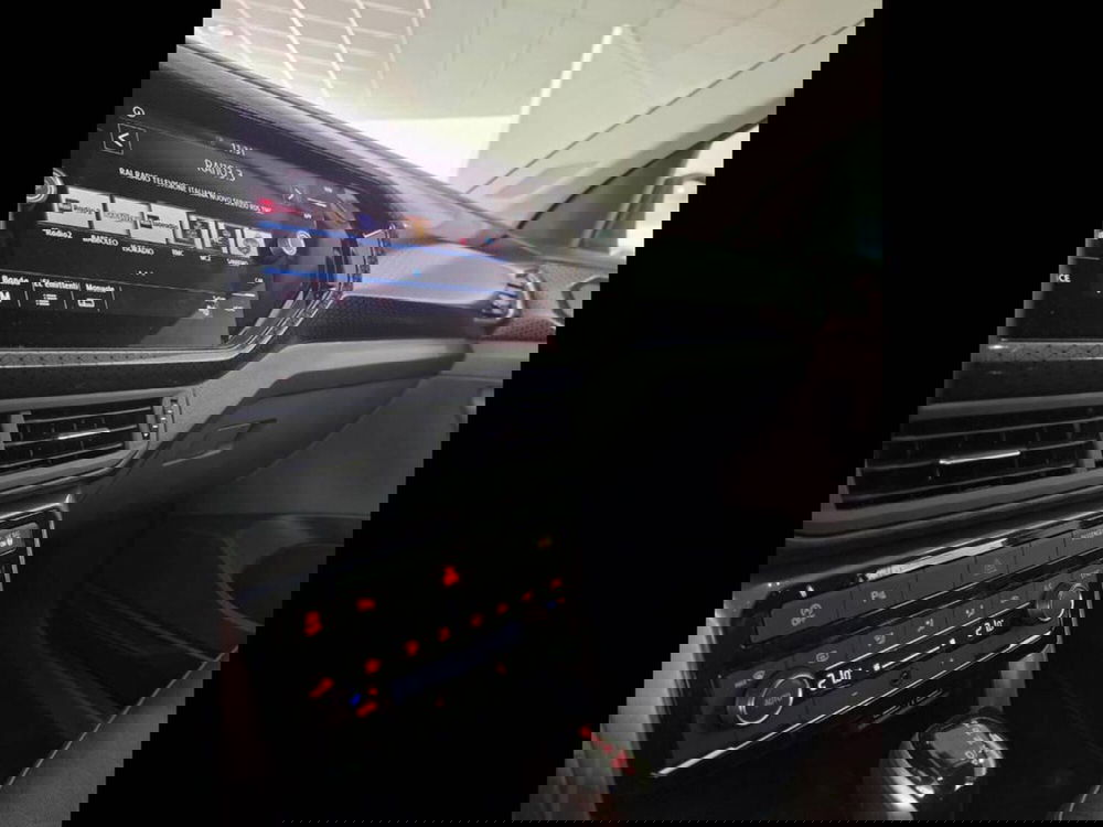 Volkswagen T-Cross usata a Torino (8)