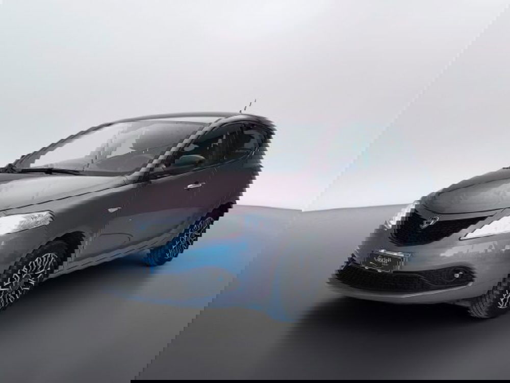 Lancia Ypsilon usata a Teramo