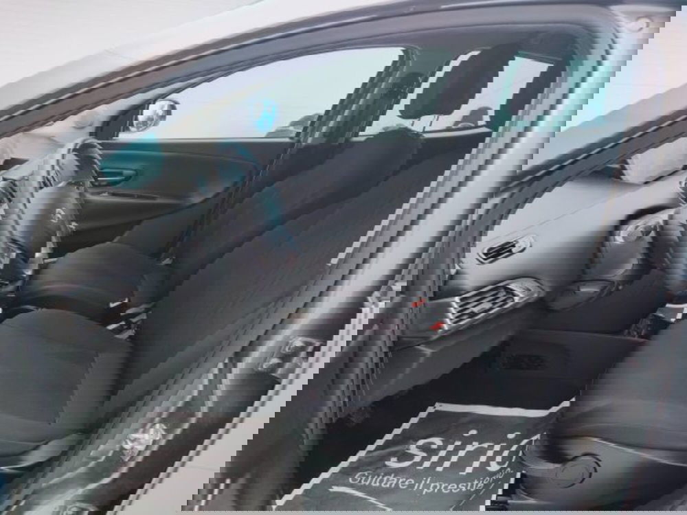 Lancia Ypsilon usata a Teramo (13)