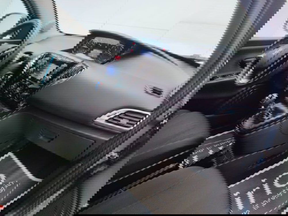 Lancia Ypsilon usata a Teramo (9)